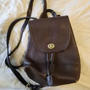Coach | Bags | Vintage 994 Leather Coach Day Pack Obo | Poshmark display picture 2